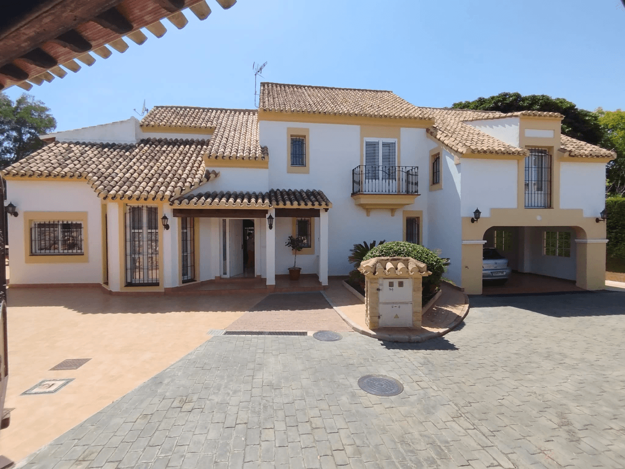 EXCLUSIEVE VILLA TE KOOP