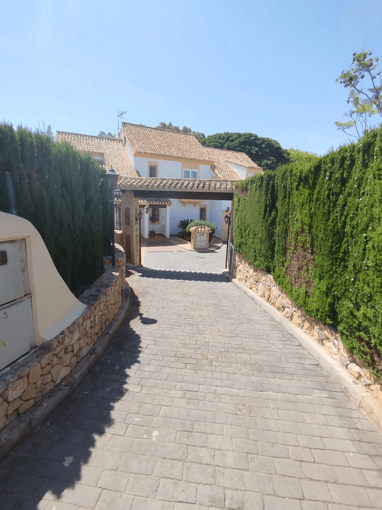 EXCLUSIEVE VILLA TE KOOP