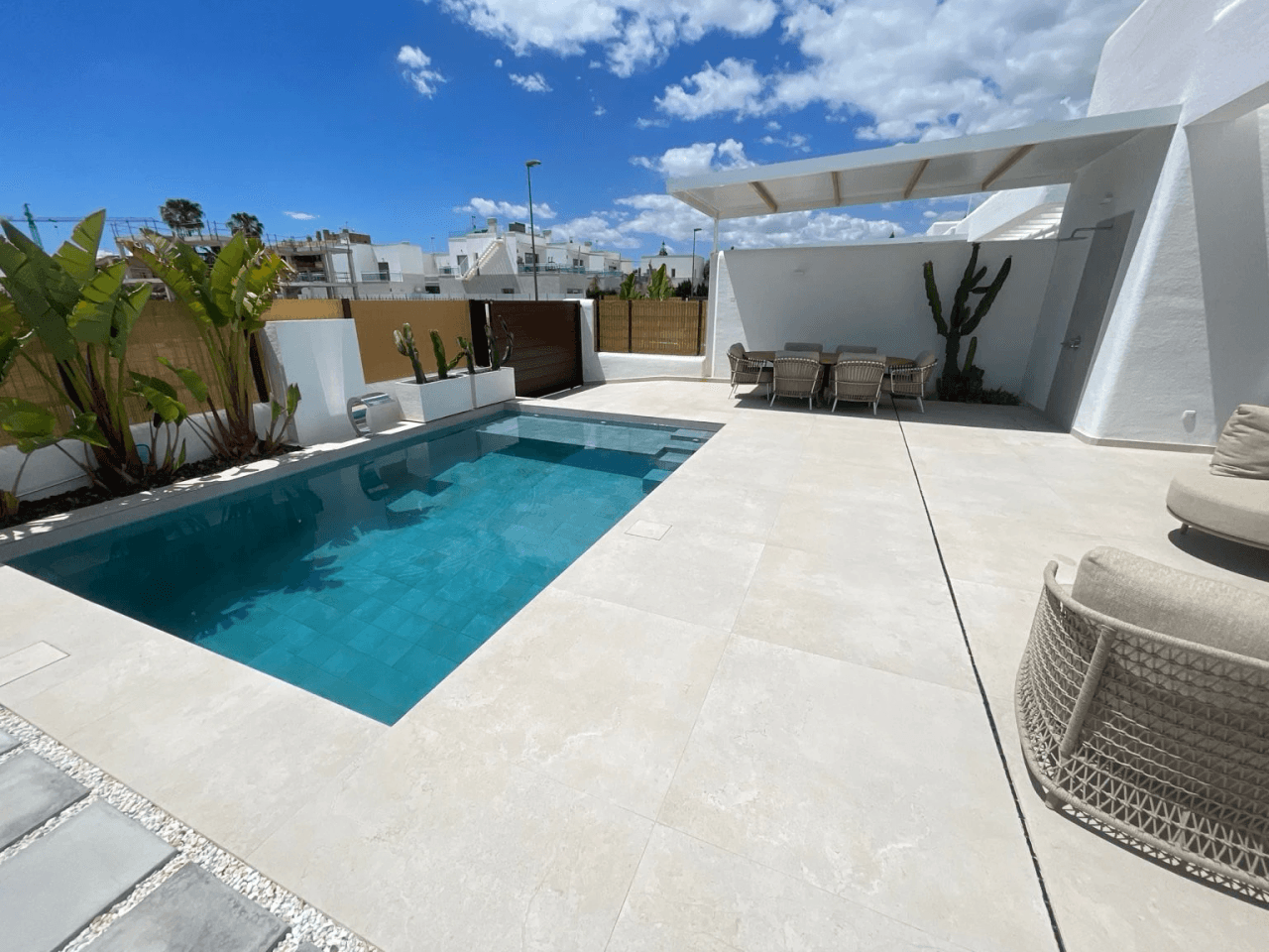 EXCLUSIEVE VILLA TE KOOP