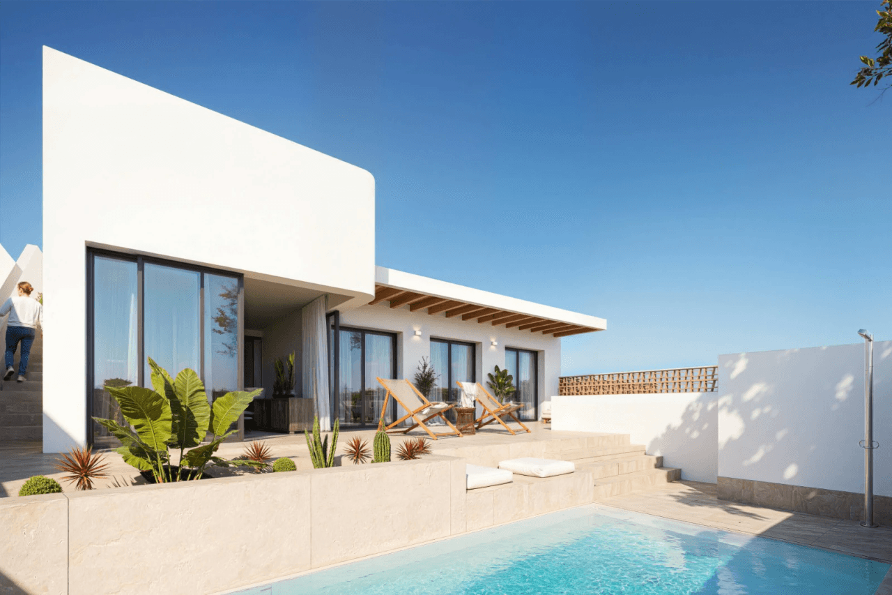 VILLA TE KOOP IN ALICANTE